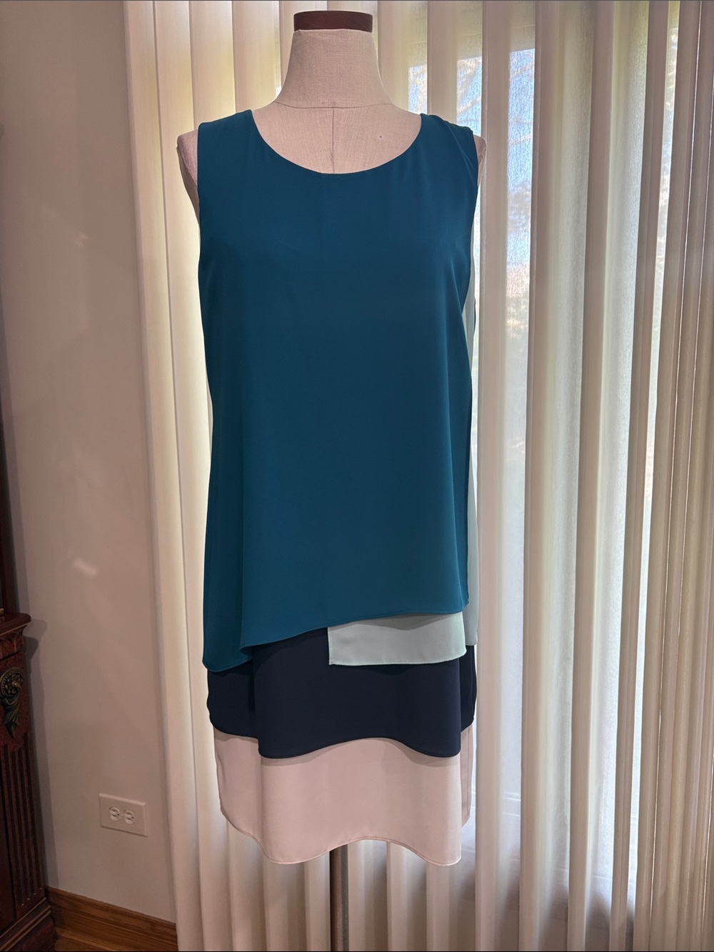 BCBGMAXAZRIA Sleeveless Colorblock Layered shift dress teal blues size 8